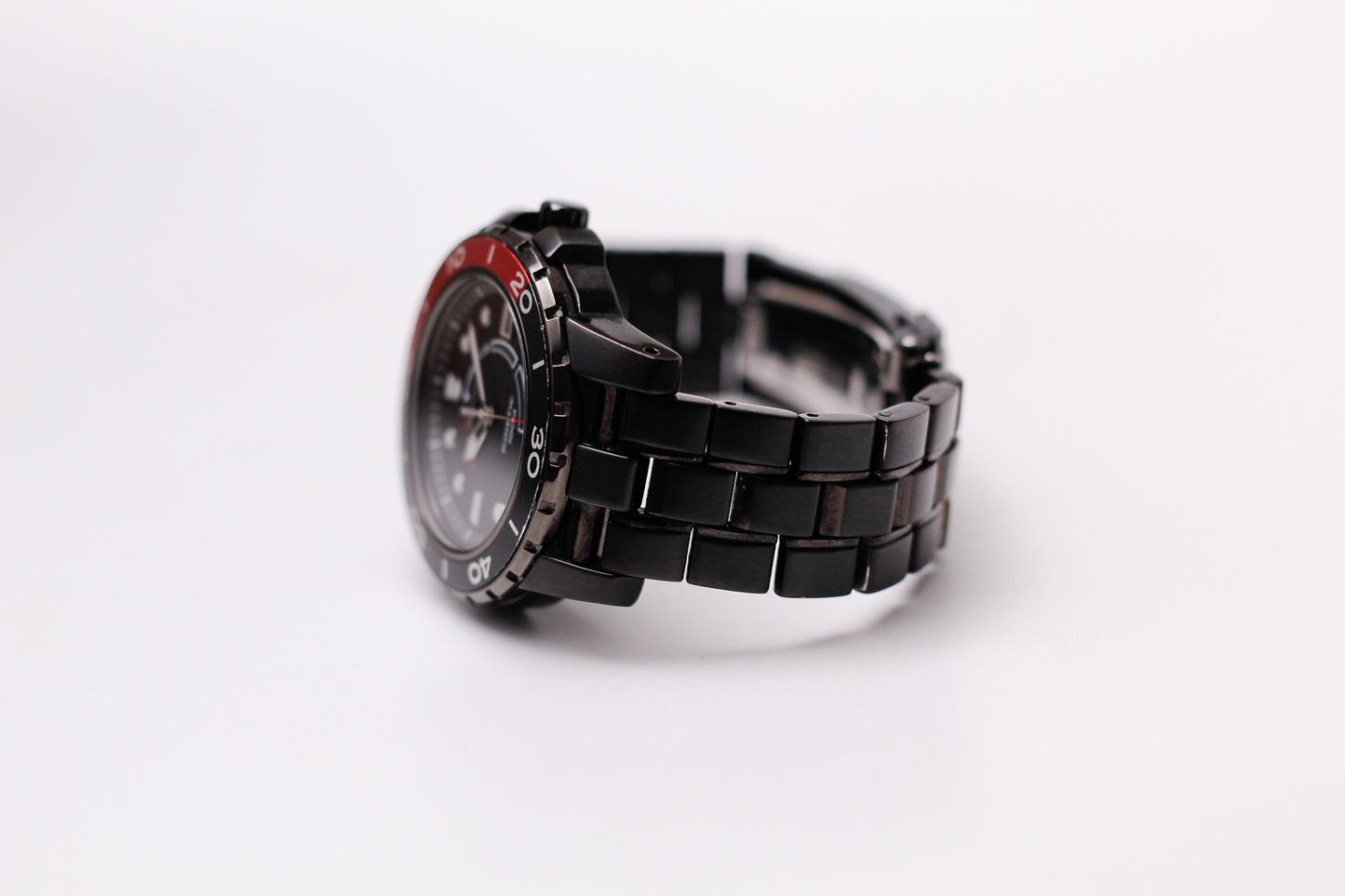 2007 Seiko Kinetic Matte Black Dial PVD Black Case Men's Wrist-Watch