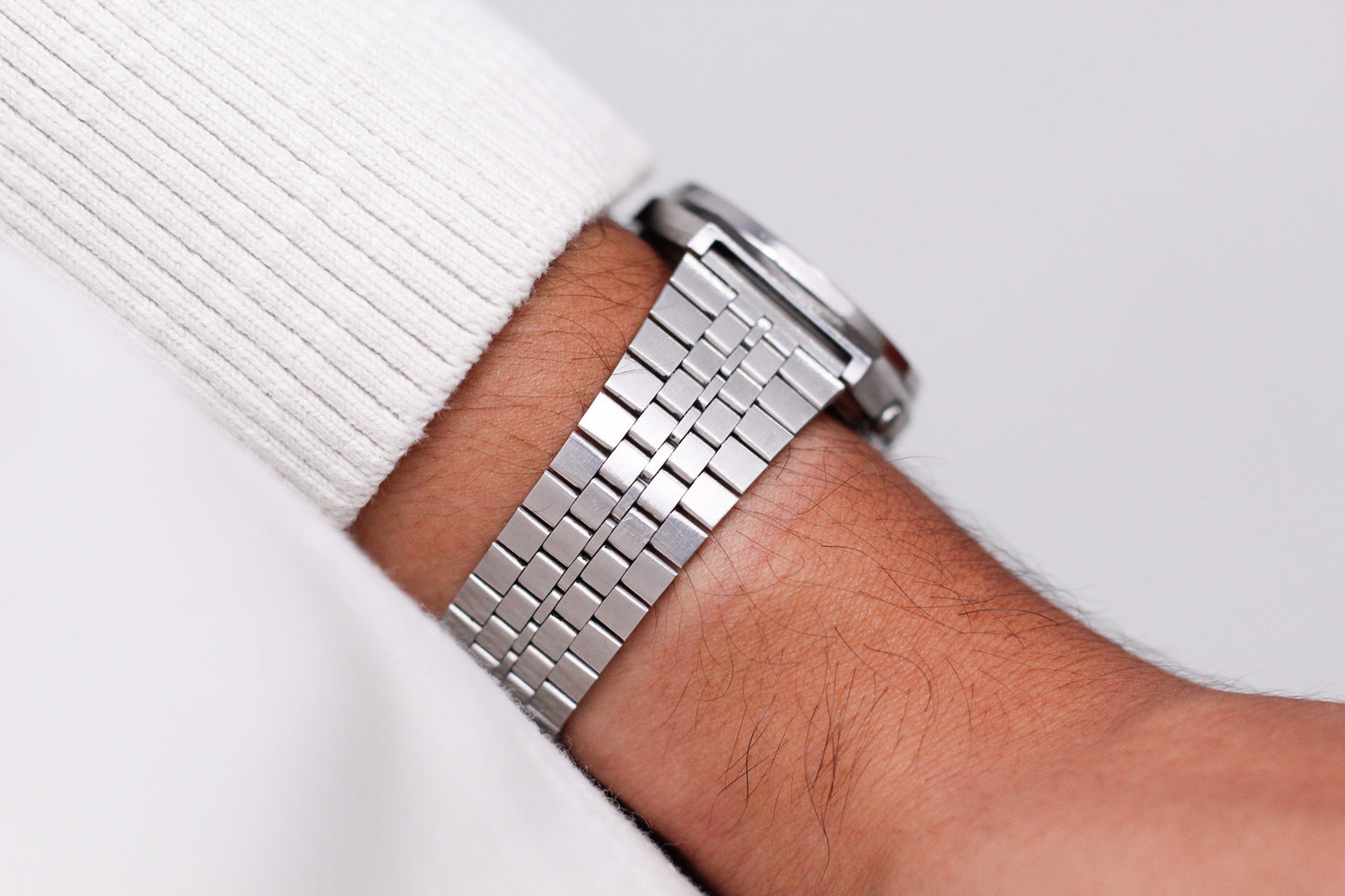 1980 Pulsar Quartz Textured Silver Dial Men's Wrist-Watch