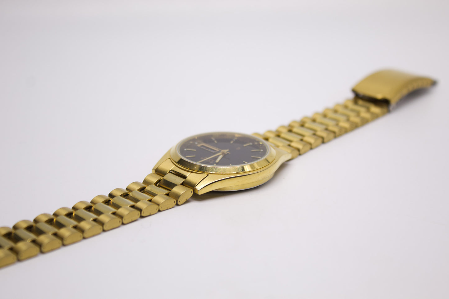 1996 Citizen Quartz Jet Black Dial Men's Wrist-Watch