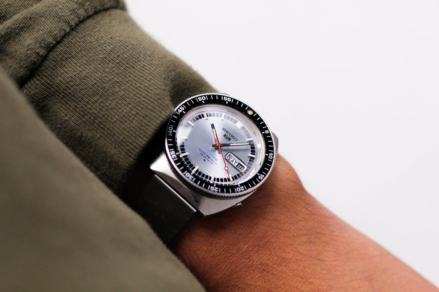 1968 Seiko 5 Sports Metallic Blue Sunburst Dial Men's Wrist-Watch
