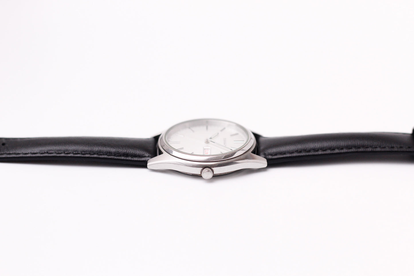 2003 Seiko Quartz Straight Grain Dial Men's Wrist-Watch