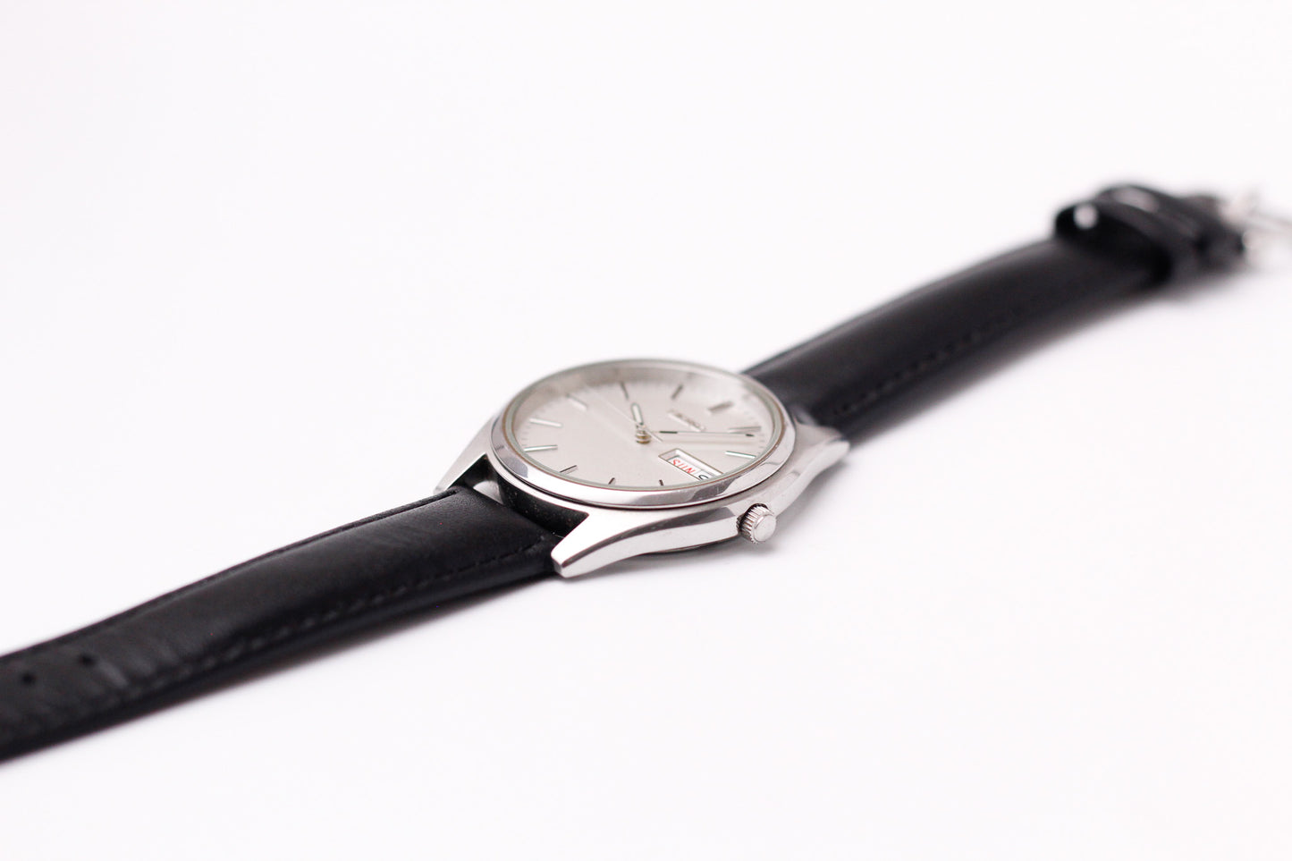 2003 Seiko Quartz Straight Grain Dial Men's Wrist-Watch