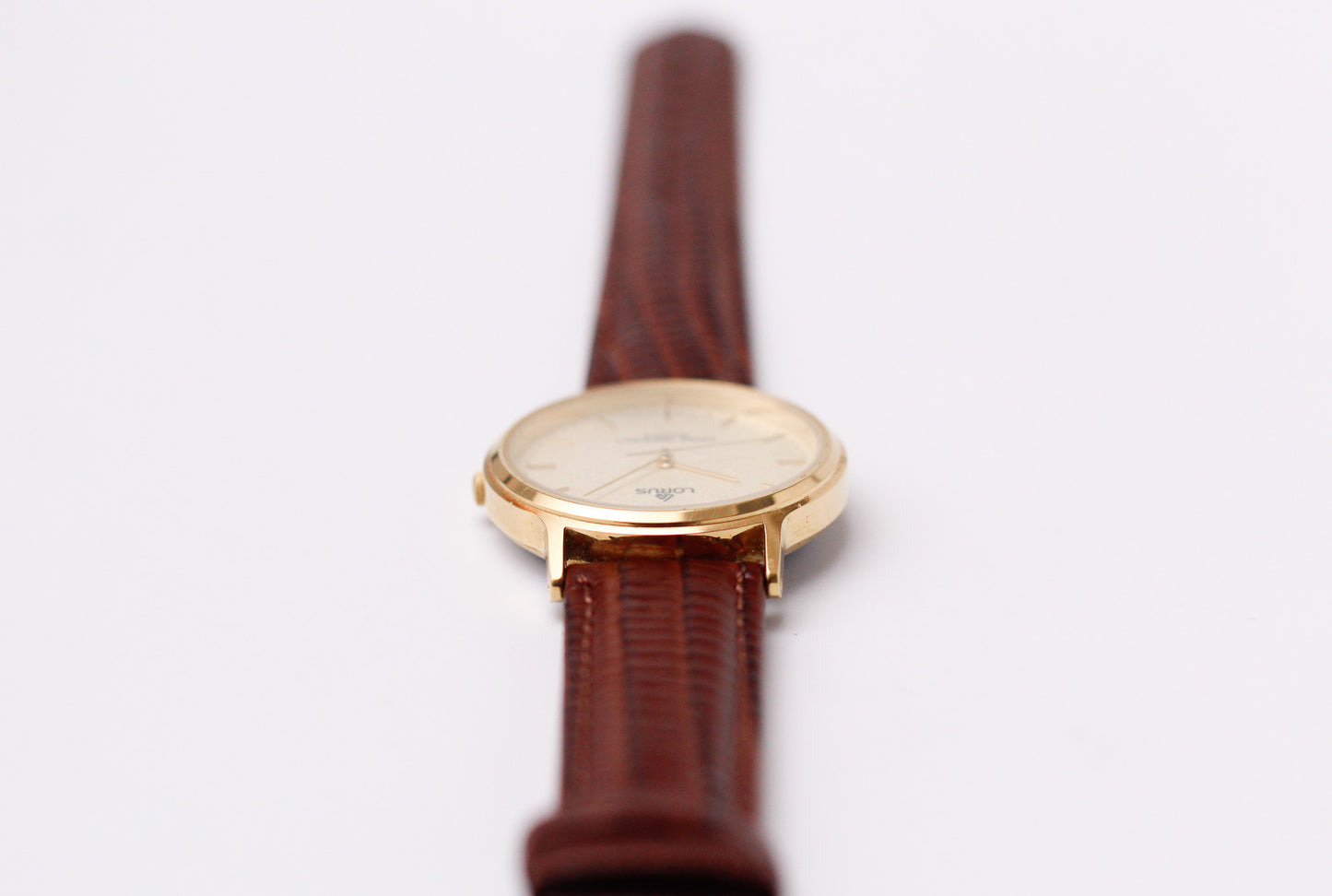 1990s Lorus Quartz Golden Snowfall Dial Men's Wrist-Watch