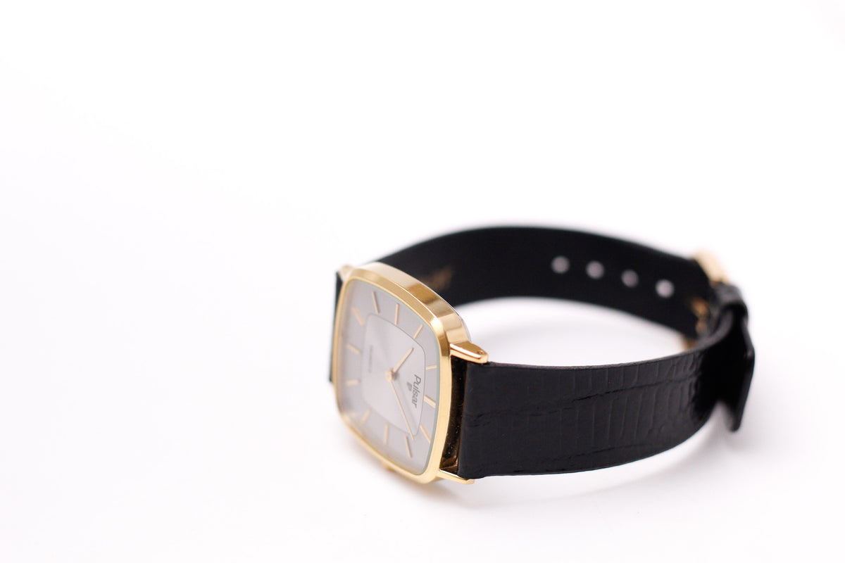 1996 Pulsar Quartz Silver Sunburst Dial Men's Wrist-Watch