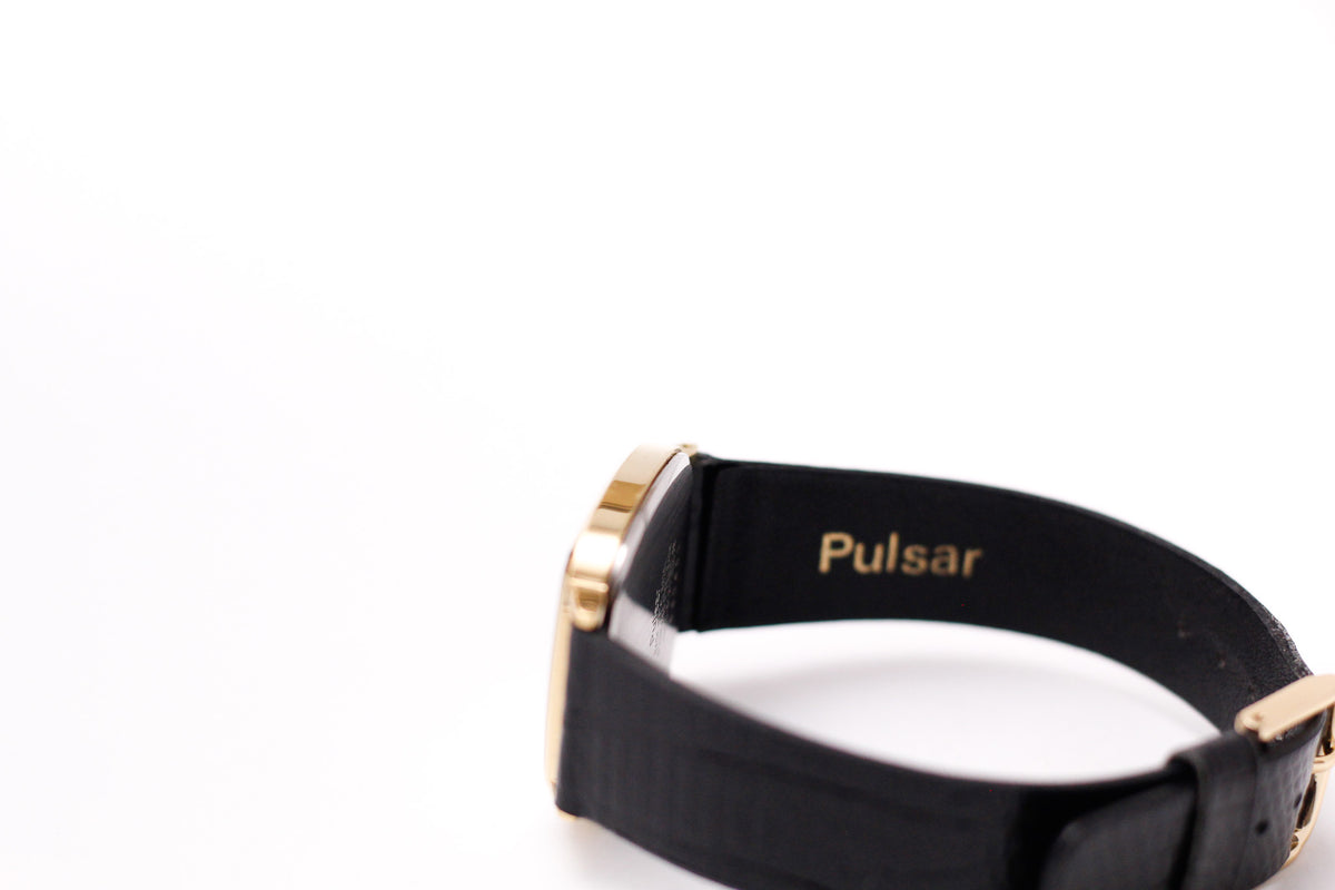 1996 Pulsar Quartz Silver Sunburst Dial Men's Wrist-Watch
