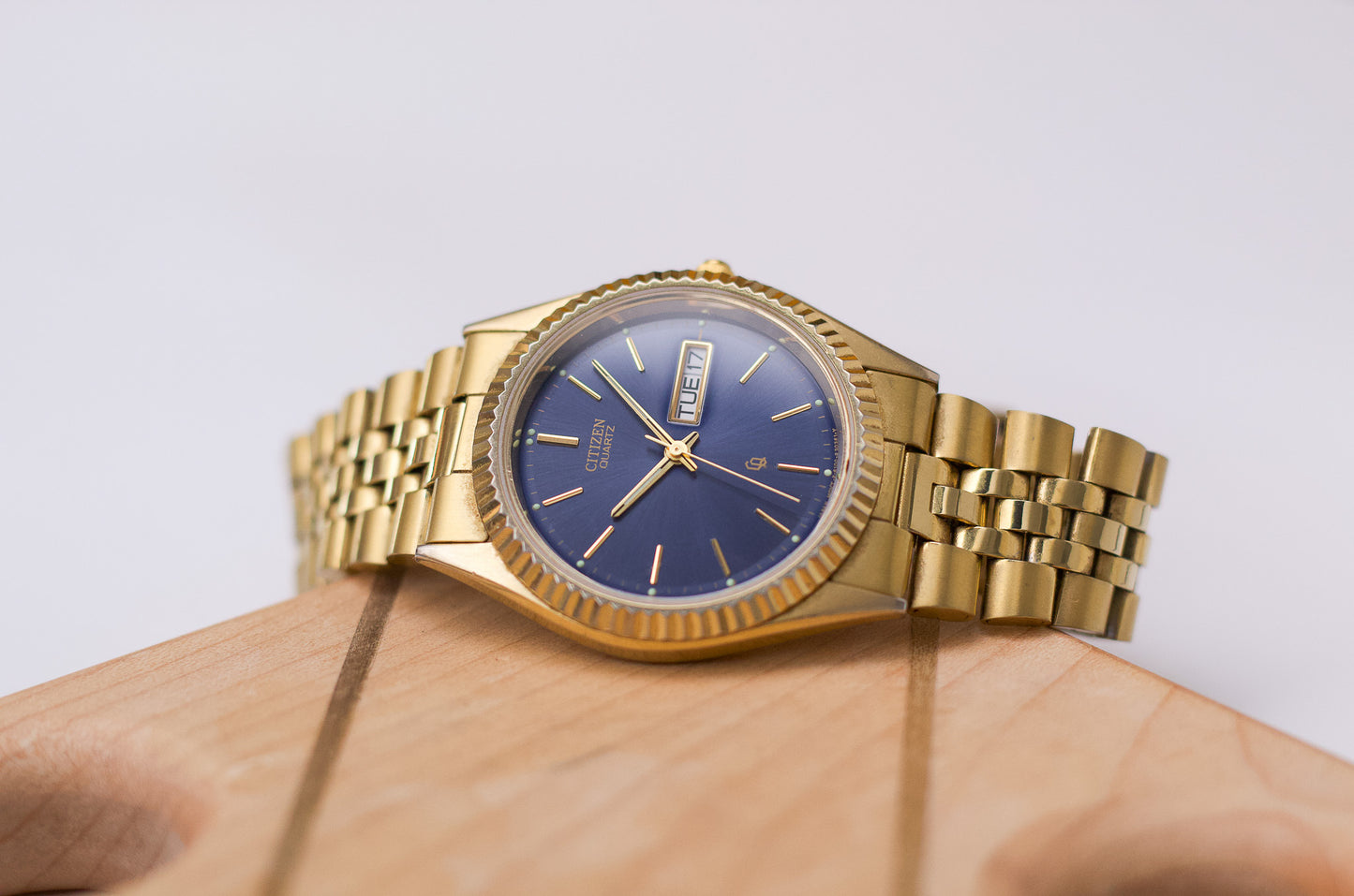 1995 Citizen Quartz Marine Blue Sunburst Dial 'Baby Day-Date'