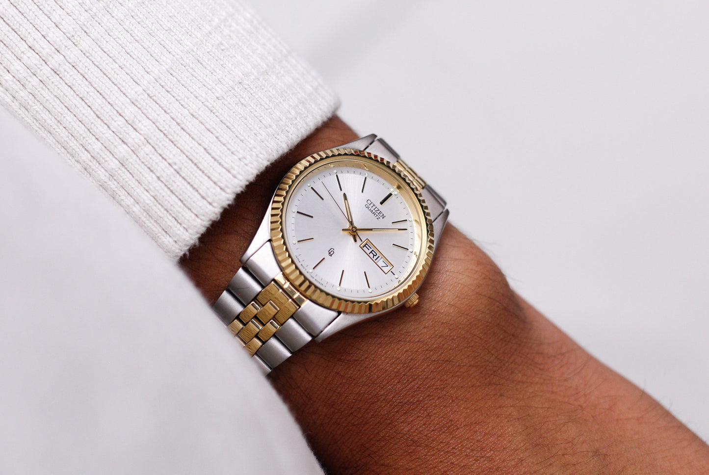 [Mint] 1990 Citizen Baby 'Day-Date' Silver Dial Two Tone Men's Wrist-Watch W/Tag