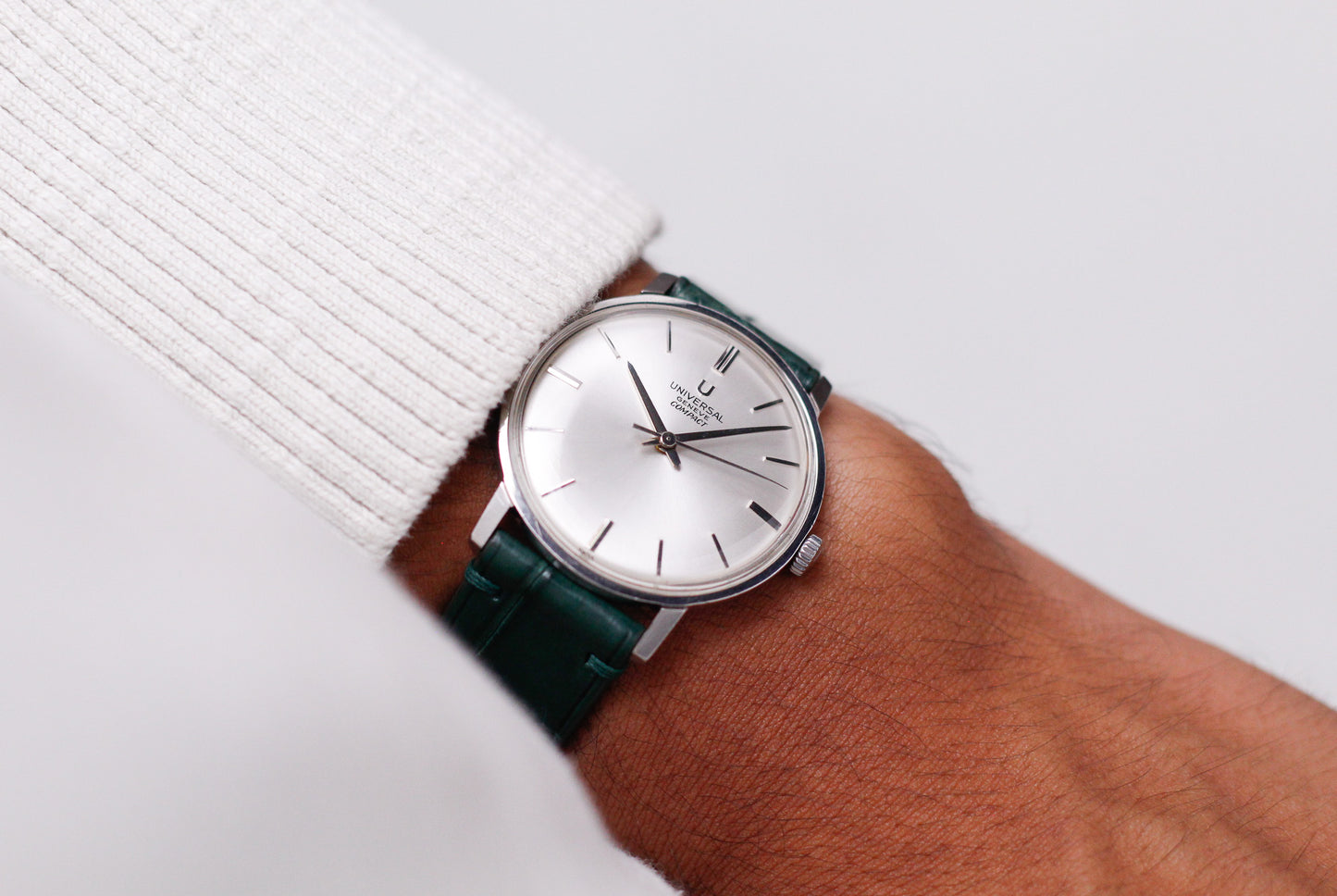 [Serviced] 1960s Universal Genève Compact Mechanical Radiant Silver Sunburst Dial Men's Wrist-Watch