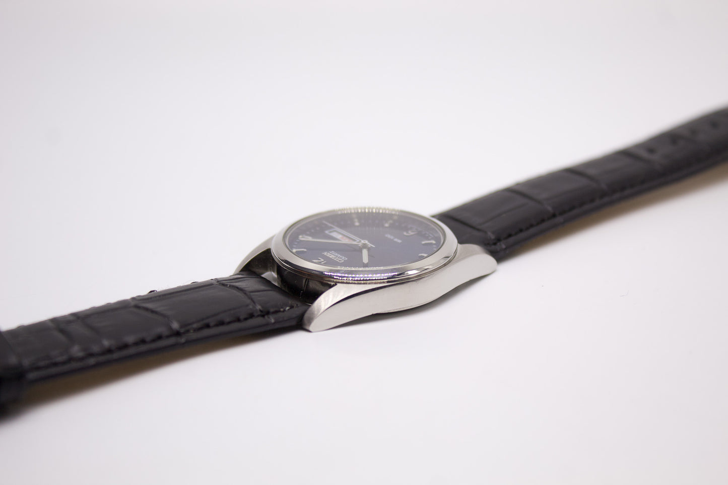 1990s Citizen Quartz Marine Blue Dial Men's Wrist-Watch