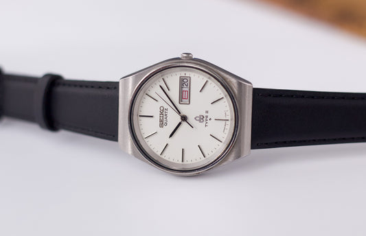 1989 Seiko Type II Quartz Cream White Dial Men's Wrist-Watch