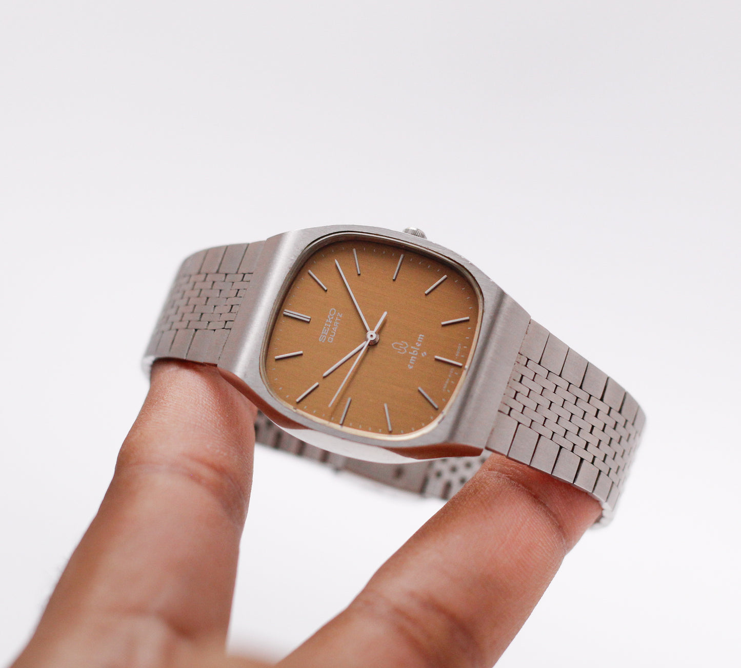 1975 Seiko Quartz Emblem Straight Grain Bronze Dial Men's Wrist-Watch