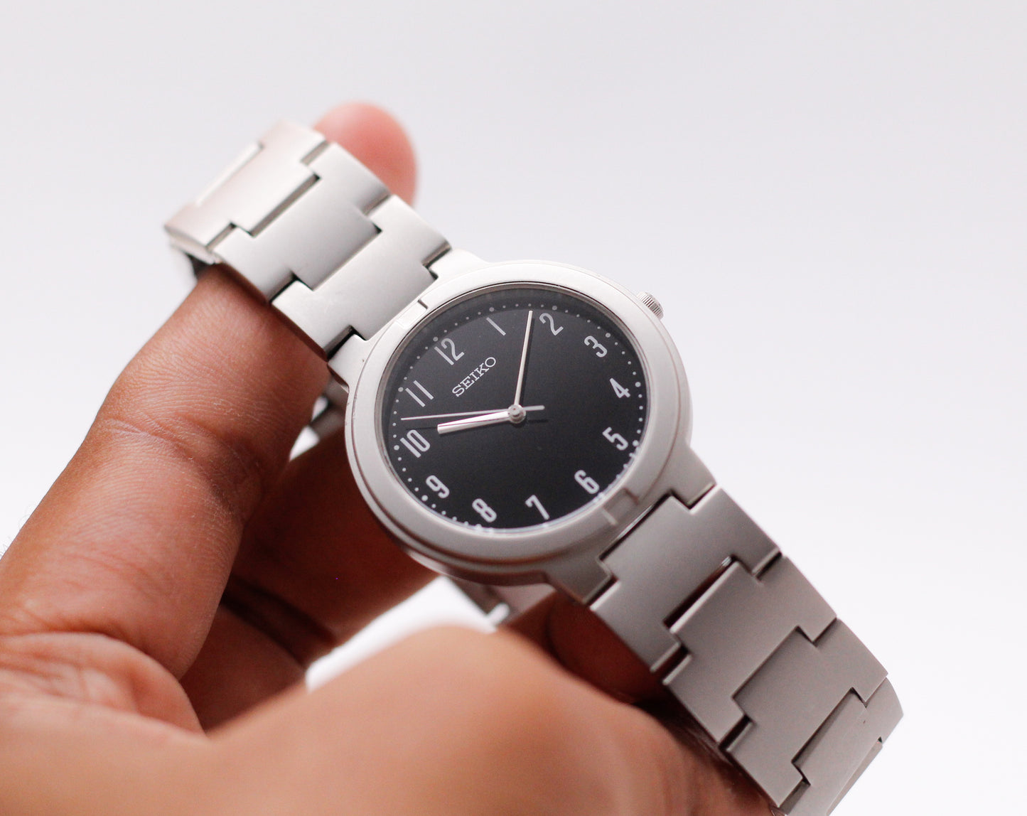 2003 Seiko Quartz Inky Black Arabic Dial Men's Wrist-Watch