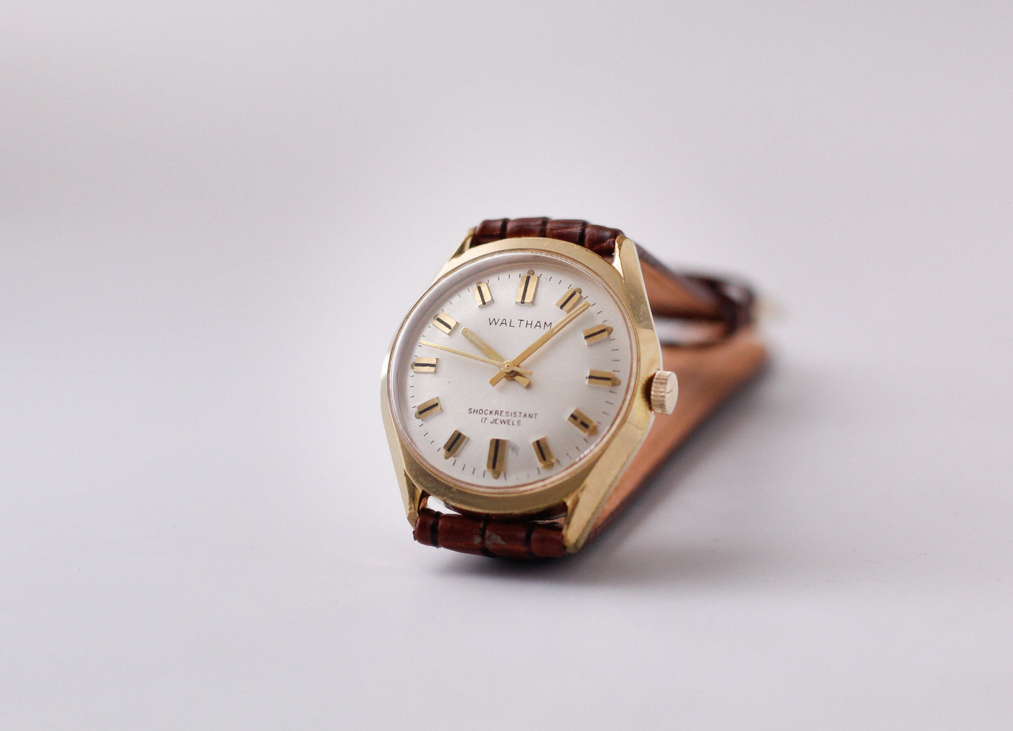 [Serviced] 1970s Waltham Mechanical Silver Sunburst Dial Men's Wrist-Watch