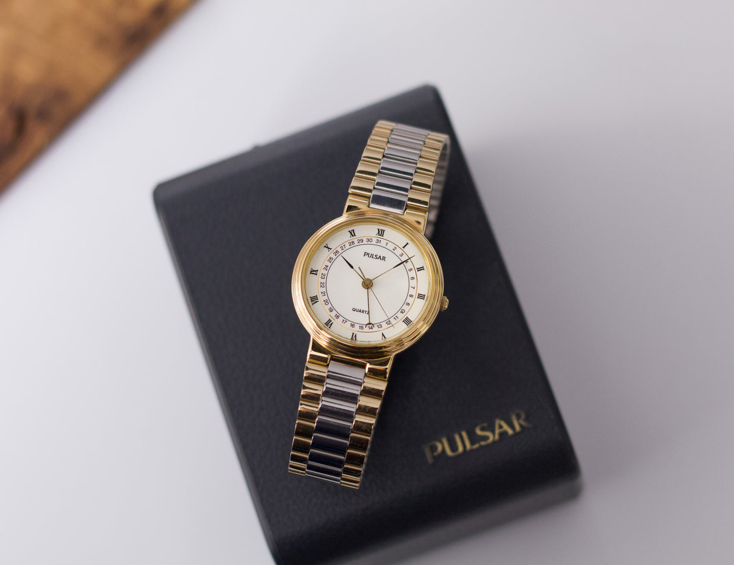 1990s Pulsar Quartz Calendar Hand Two Tone Men's Wrist-Watch W/Box