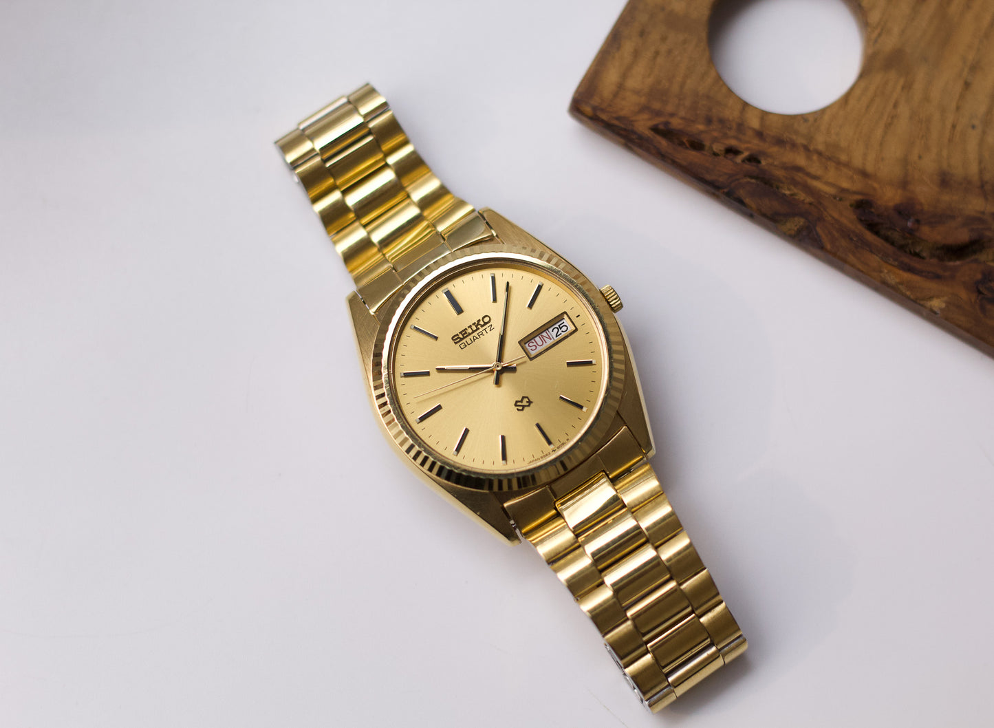 1985 Seiko SQ 'Baby Day-Date' Golden Sunburst Dial Men's Wrist-Watch