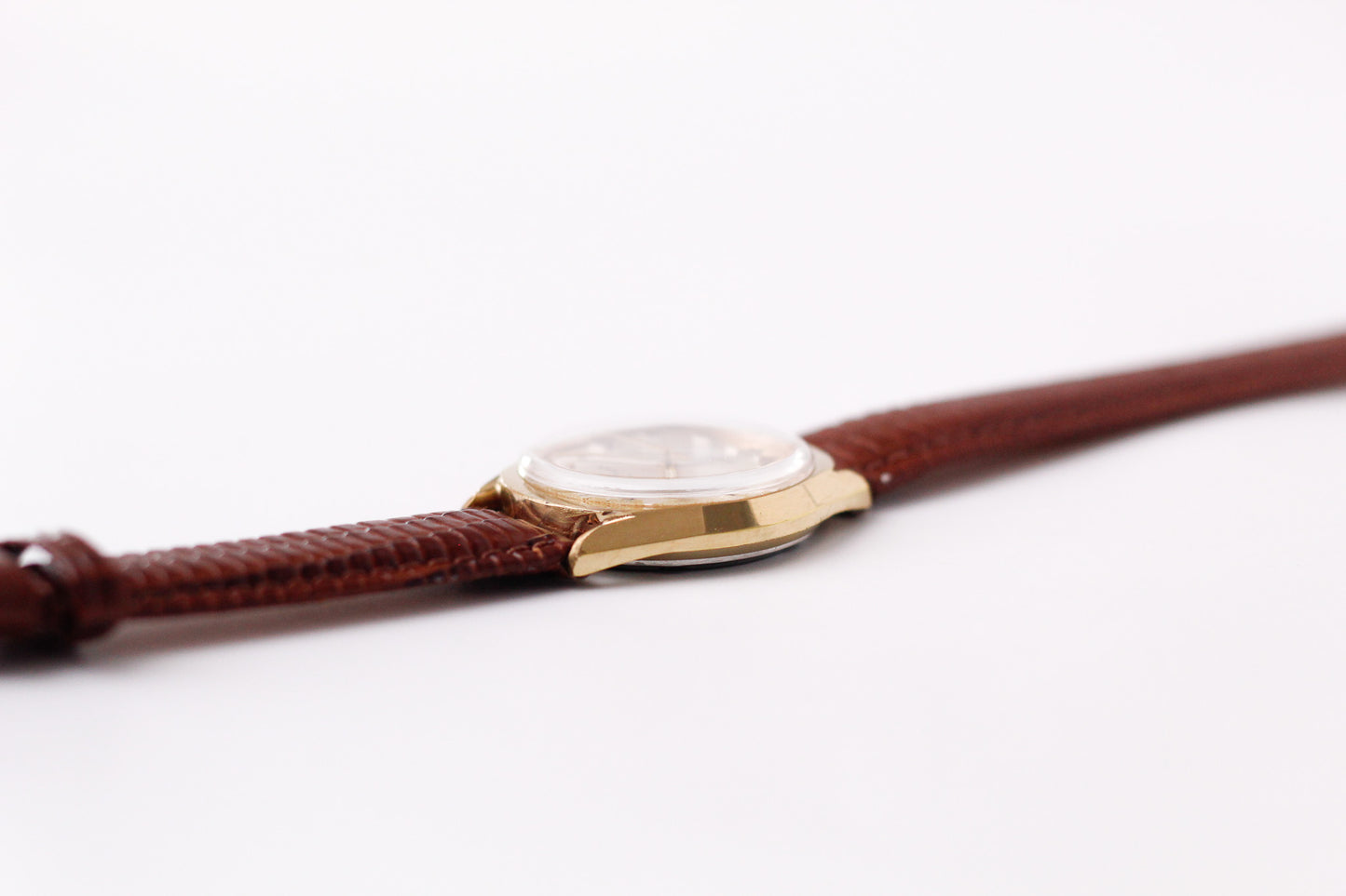 [Serviced] 1970s Waltham Mechanical Silver Sunburst Dial Men's Wrist-Watch
