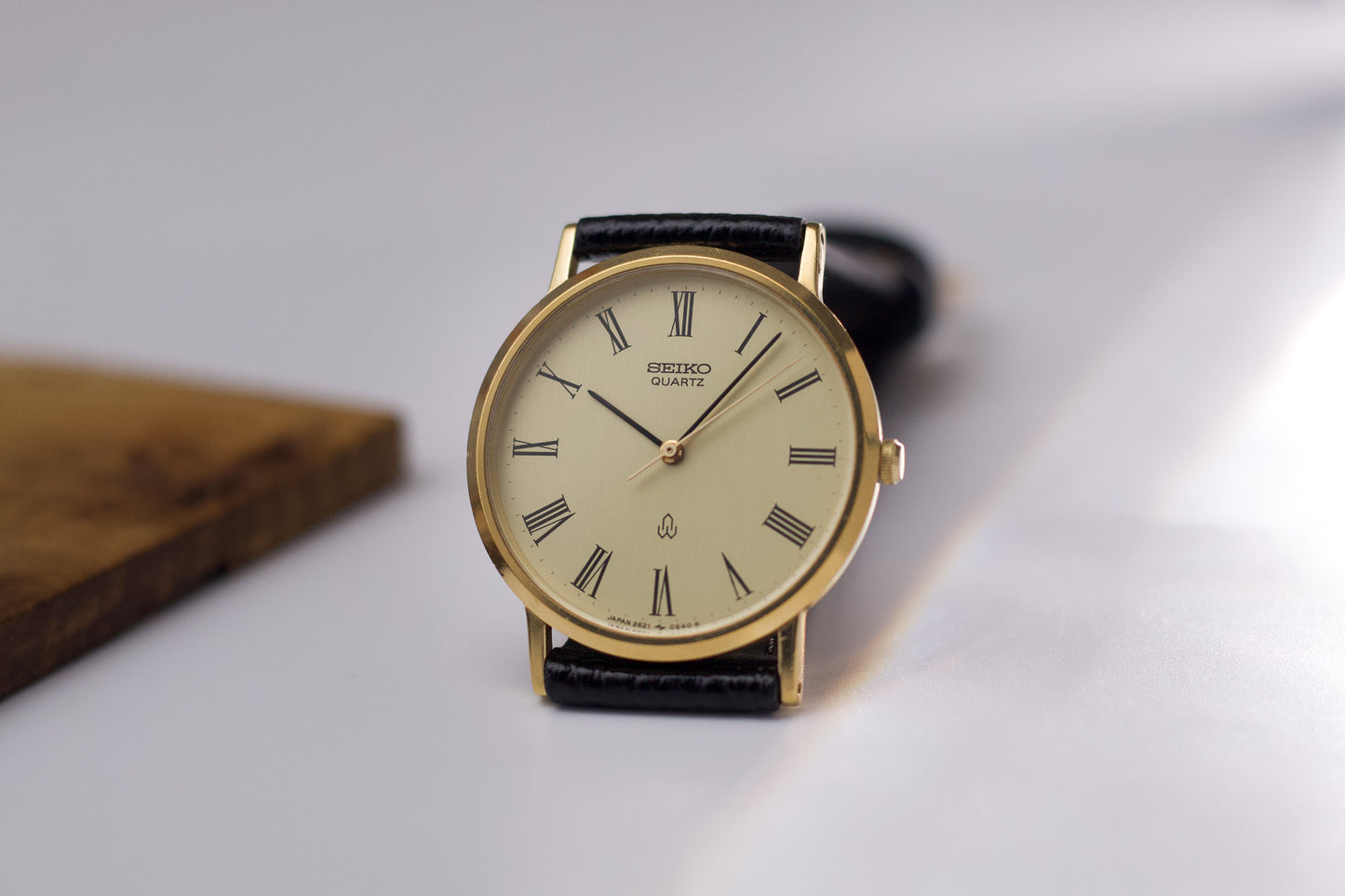 1980 Seiko Quartz Golden Roman Dial Men's Wrist-Watch
