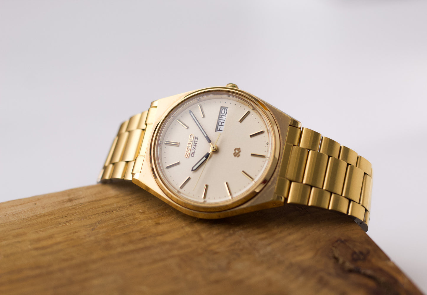 1985 Seiko SQ Light Golden Dial Men's Wrist-Watch