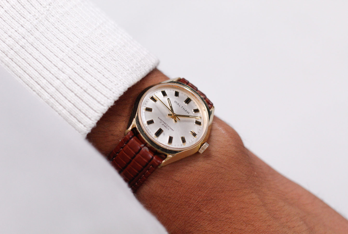 [Serviced] 1970s Waltham Mechanical Silver Sunburst Dial Men's Wrist-Watch