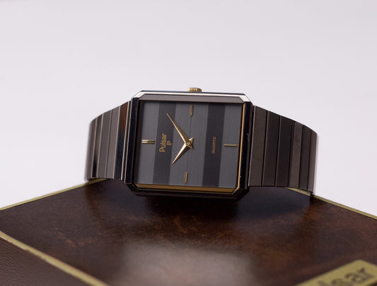 1996 Pulsar Quartz Linear Gray Dial Men's Wrist-Watch W/Box