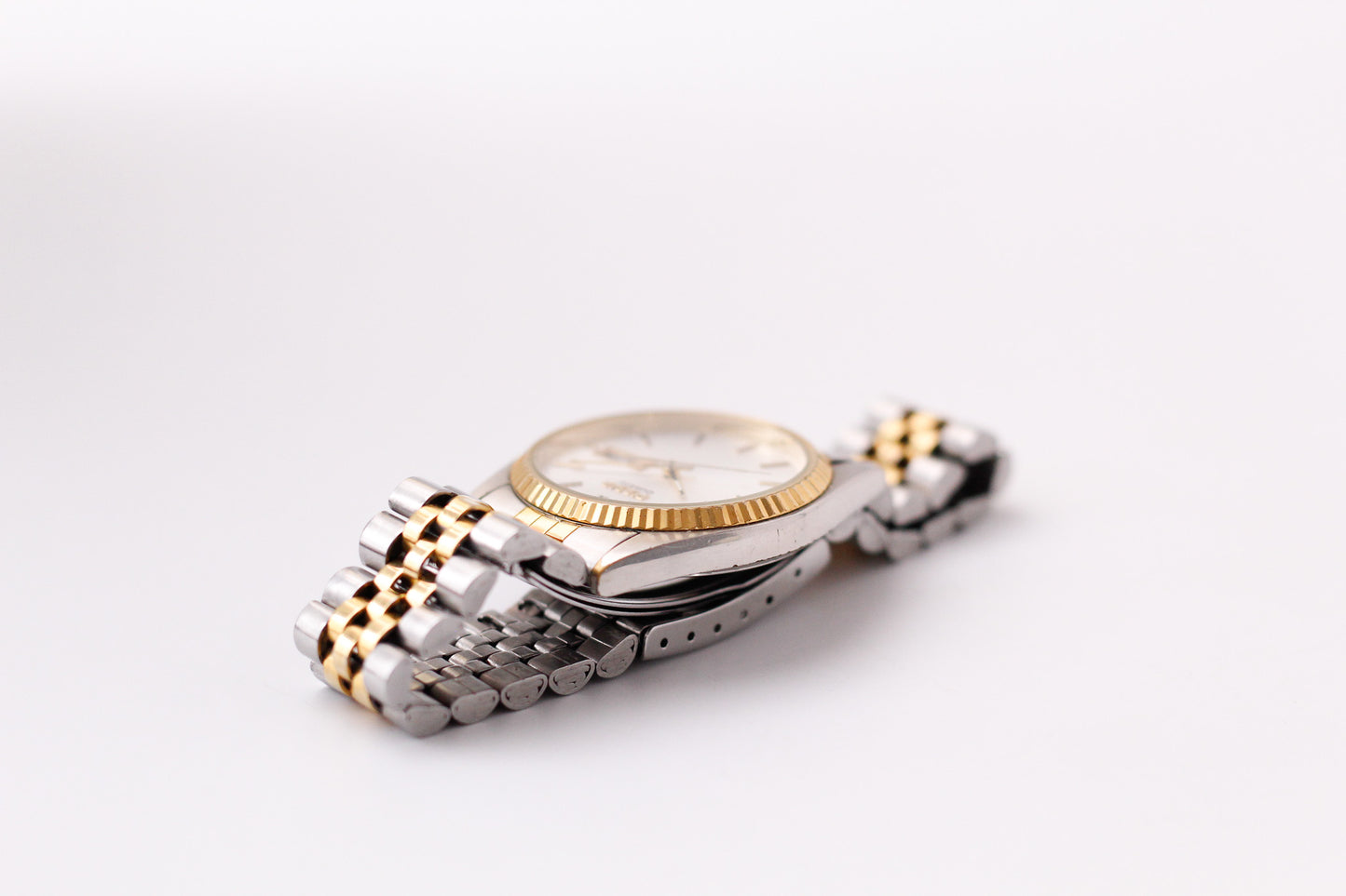 2005 Pulsar Quartz Silver Sunburst Dial 'Baby Day-Date' Men's Wrist-Watch