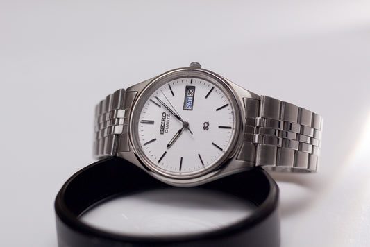 1988 Seiko Quartz Straight Grain Silver Dial Men's Wrist Watch