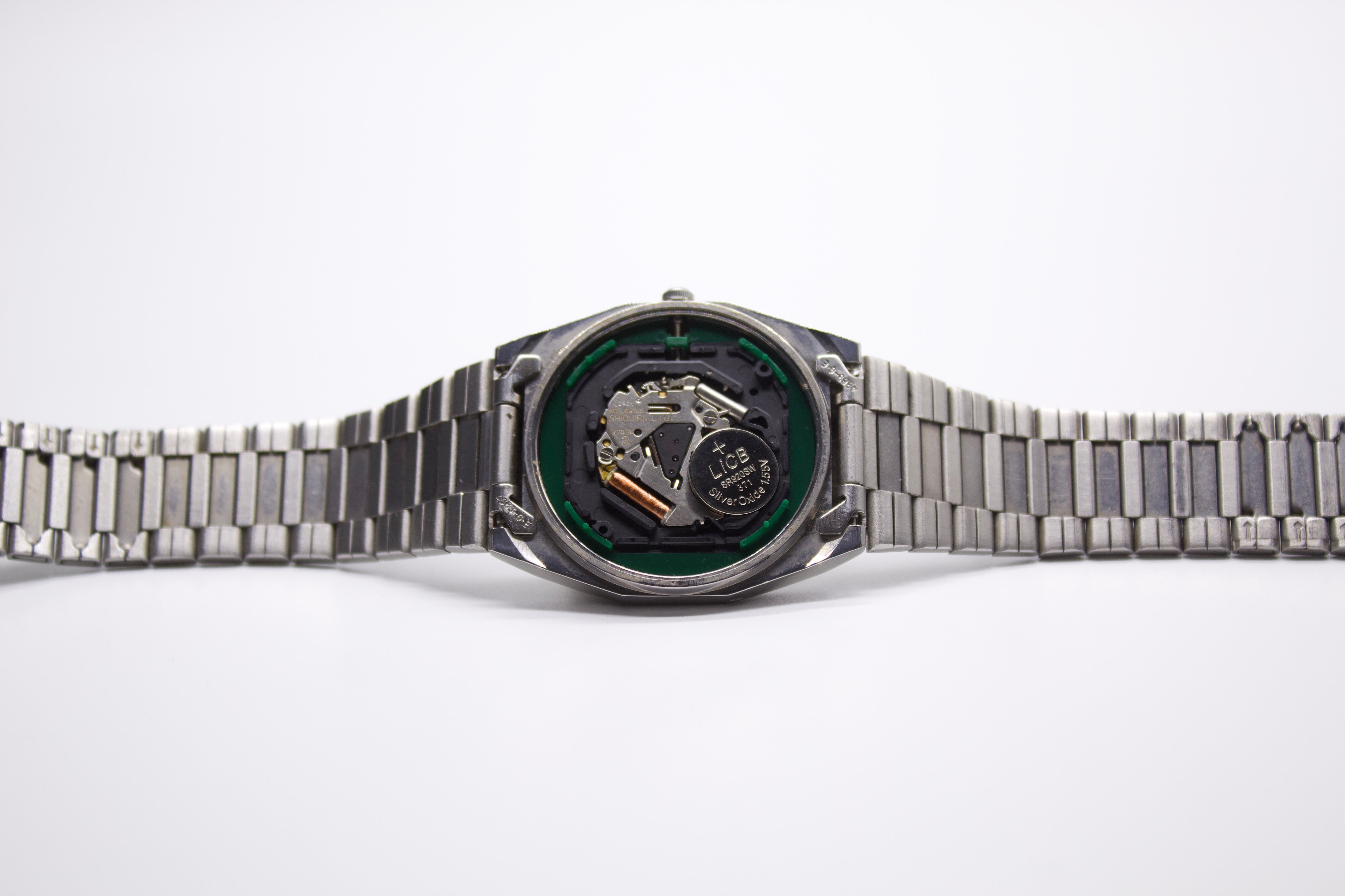 Near Mint] 2004 Seiko Quartz Deep Black Linear Dial Men's Wrist