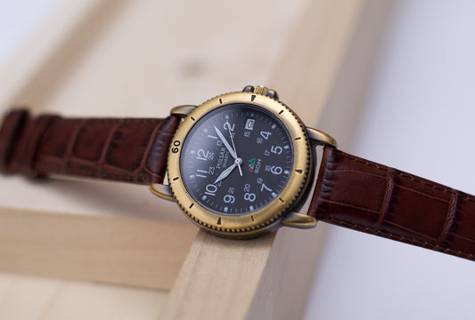 2000 Pulsar Quartz Matte Black Dial Bronze Case Men's Wrist-Watch