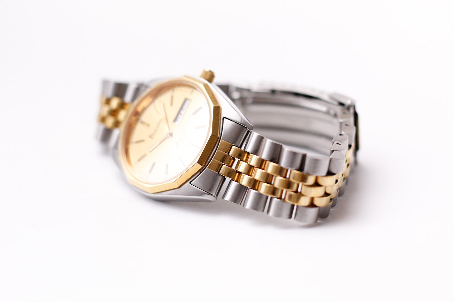 1990s Bulova Marine Stark Golden Sunburst Dial Two Tone Case Men's Wrist-Watch