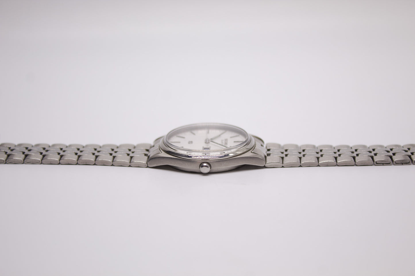 1988 Seiko Quartz Straight Grain Silver Dial Men's Wrist Watch