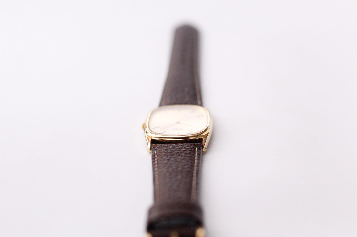 1983 Seiko Quartz 'Baby Ellipse' Golden Sunburst Dial Men's Wrist-Watch W/Box & Papers