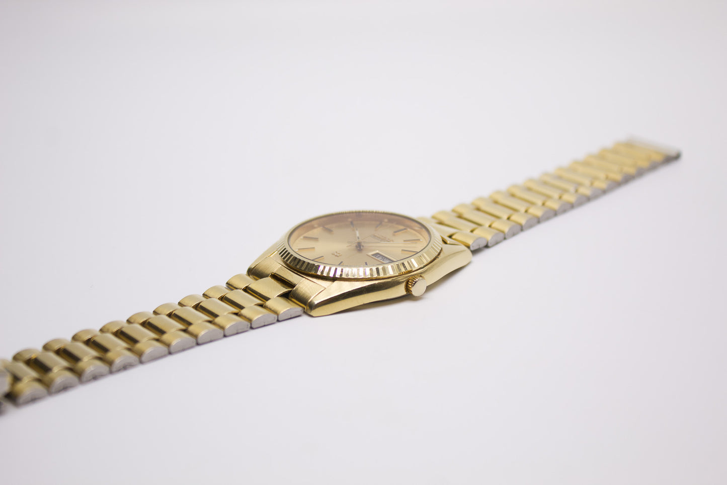 1985 Seiko SQ 'Baby Day-Date' Golden Sunburst Dial Men's Wrist-Watch