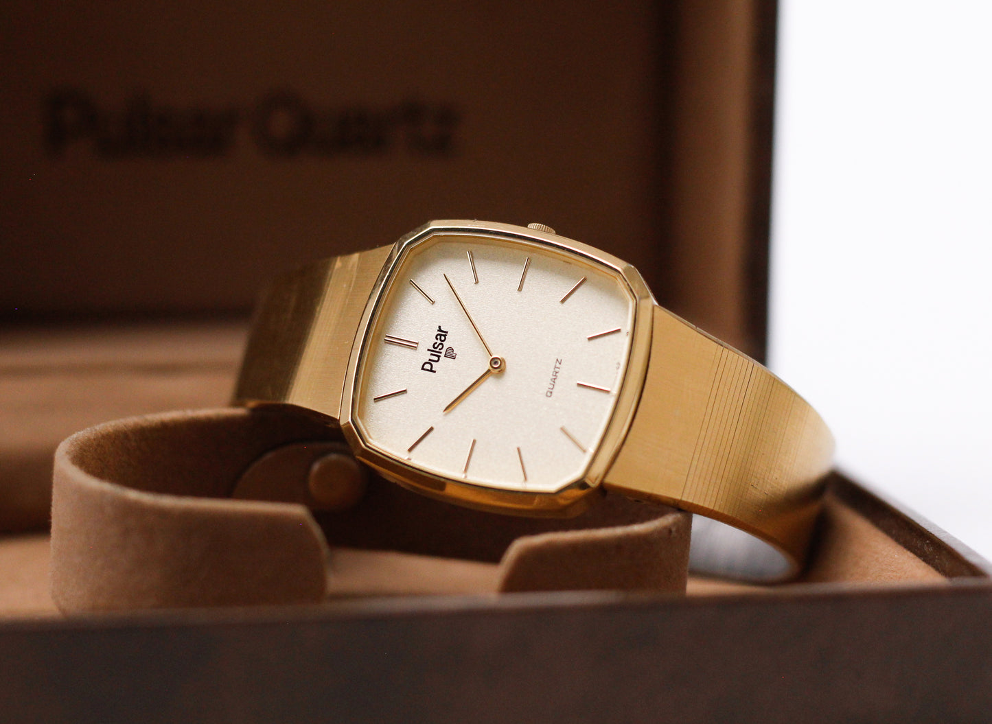1983 Pulsar Quartz Snowfall Golden Dial Men's Wrist-Watch W/Box & Papers