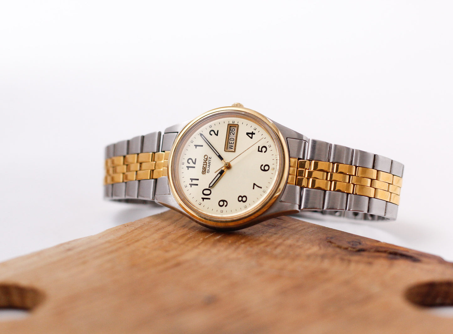 2003 Seiko Quartz Straight Grain Golden Dial Two Tone Case Men's Wrist-Watch