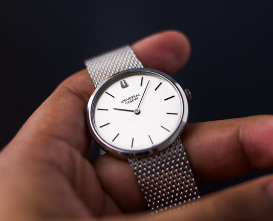 1960s Universal Geneve 'Baby Calatrava' Mechanical Straight Grain Dial Men's Wrist-Watch