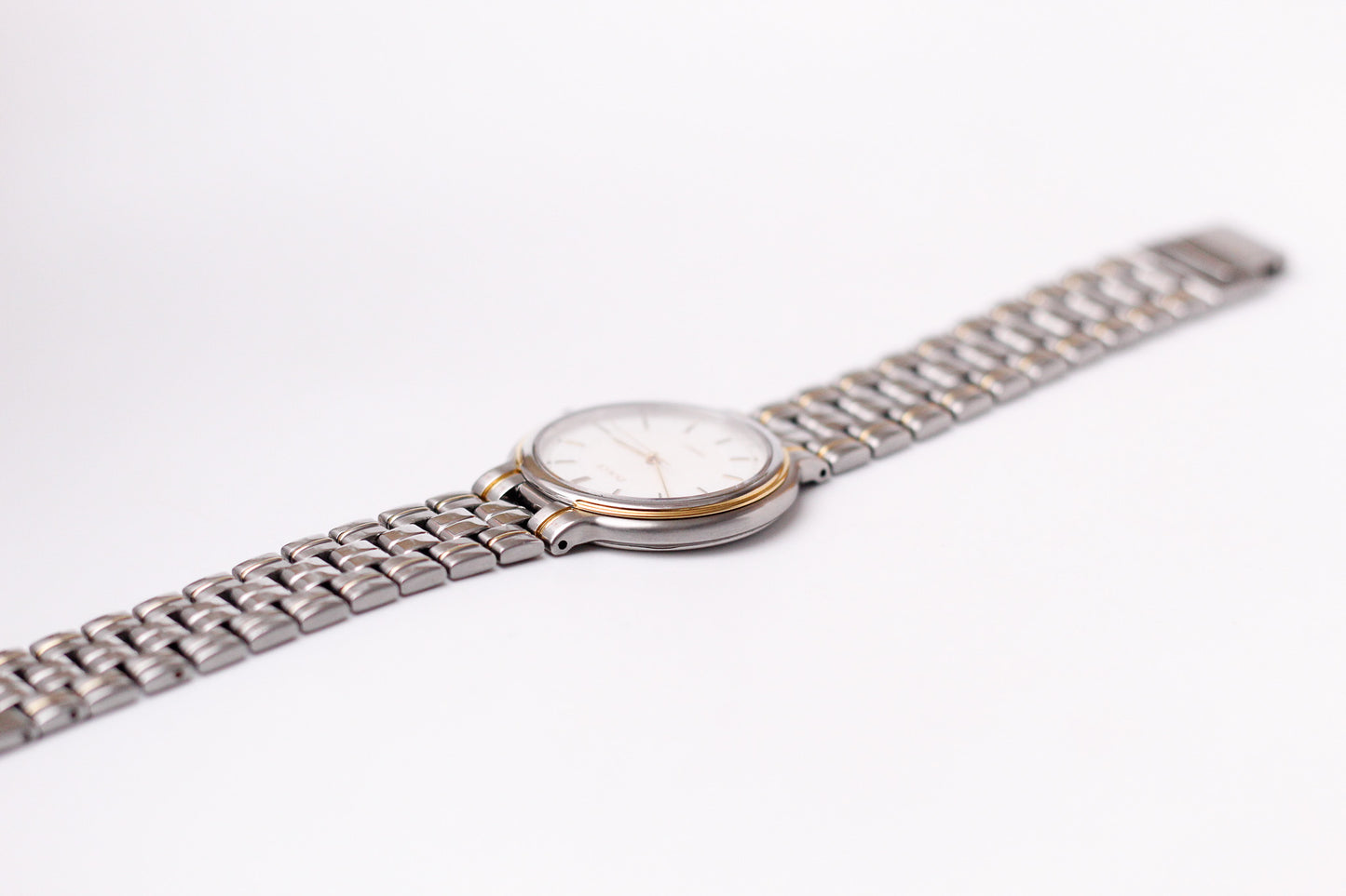 1992 Seiko Dolce Quartz Frosted White Dial Two Tone Ladies' Wrist-Watch