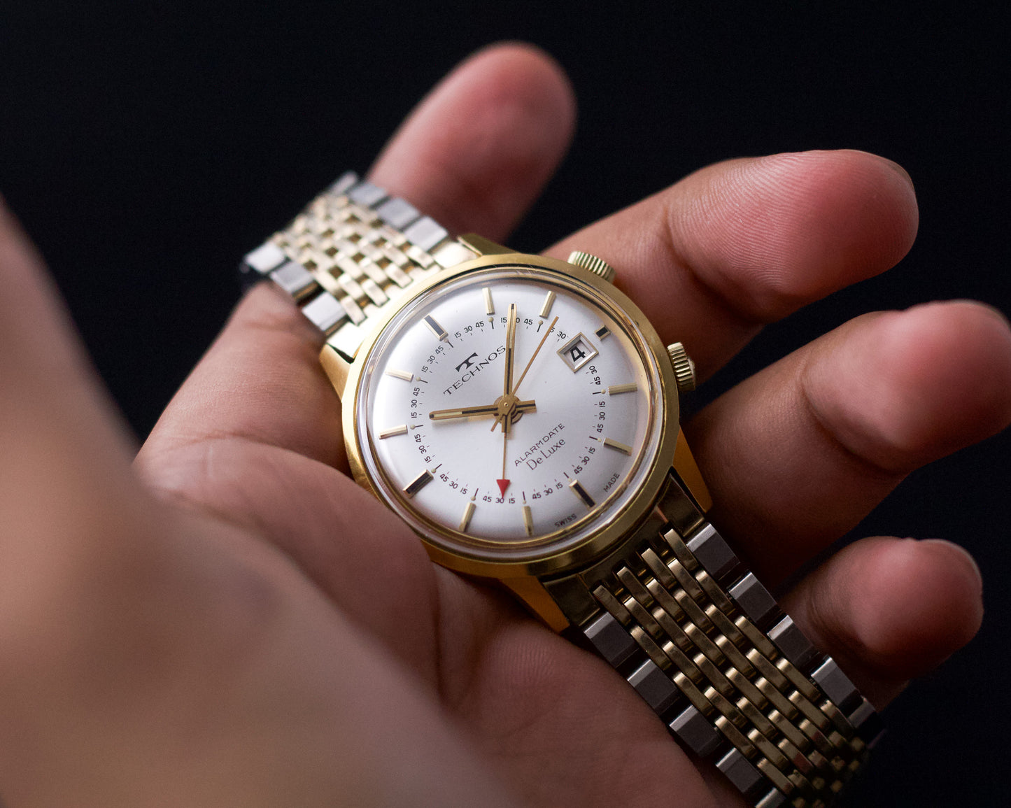 1960s Technos Alarm-Date Deluxe Mechanical Men's Wrist-Watch