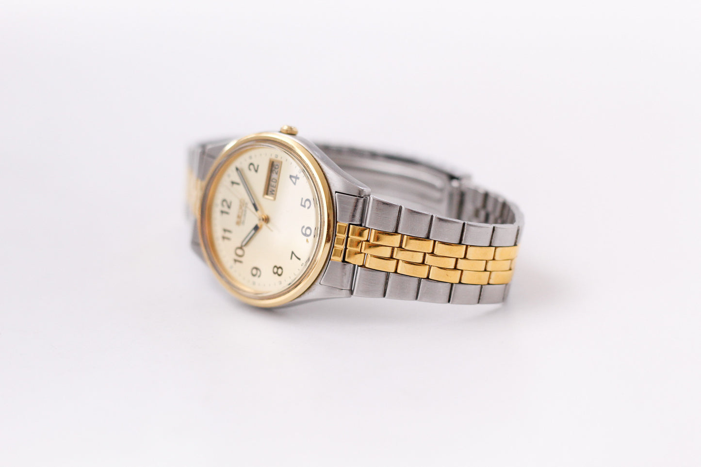 2003 Seiko Quartz Straight Grain Golden Dial Two Tone Case Men's Wrist-Watch