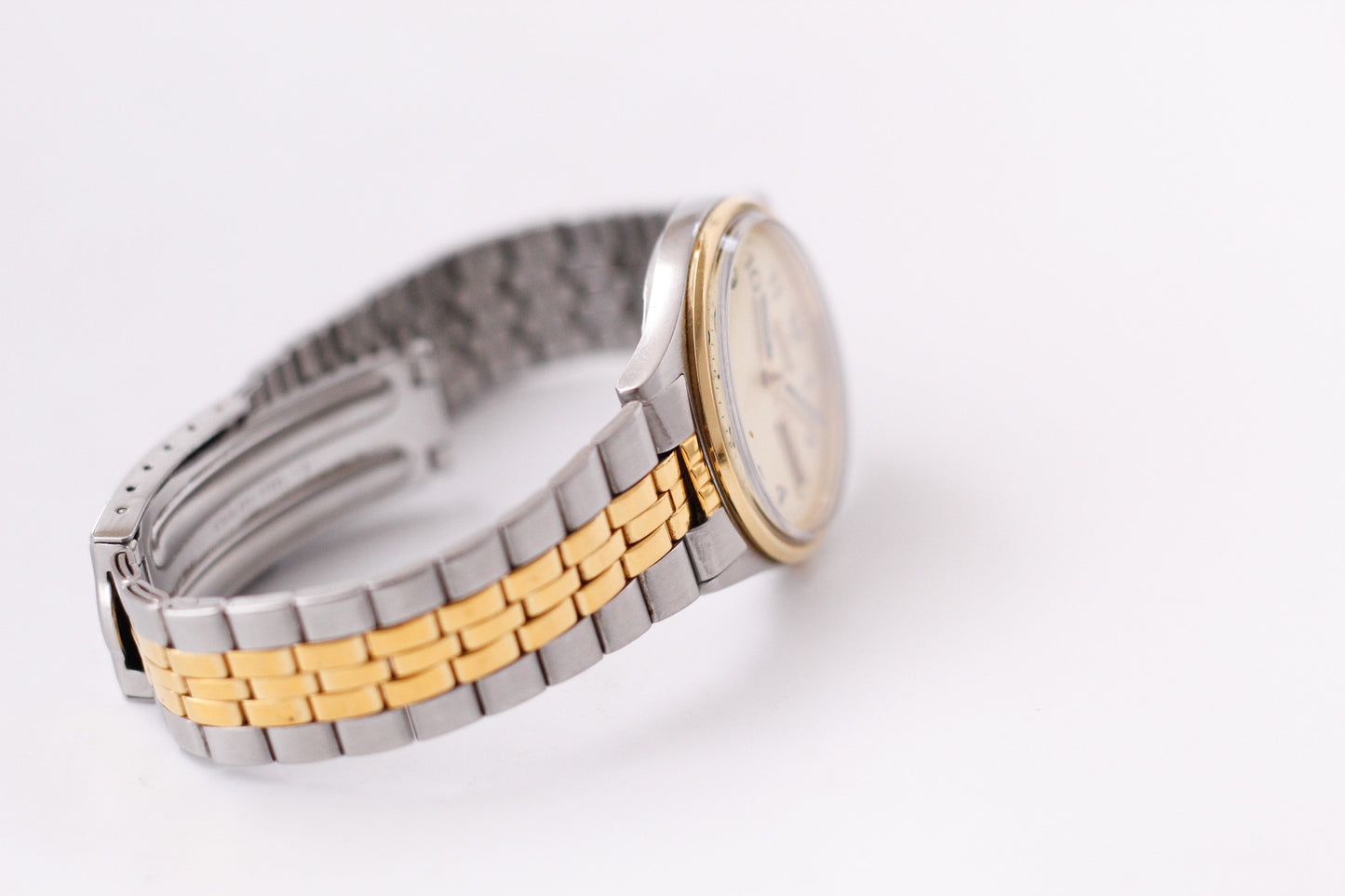 2003 Seiko Quartz Straight Grain Golden Dial Two Tone Case Men's Wrist-Watch