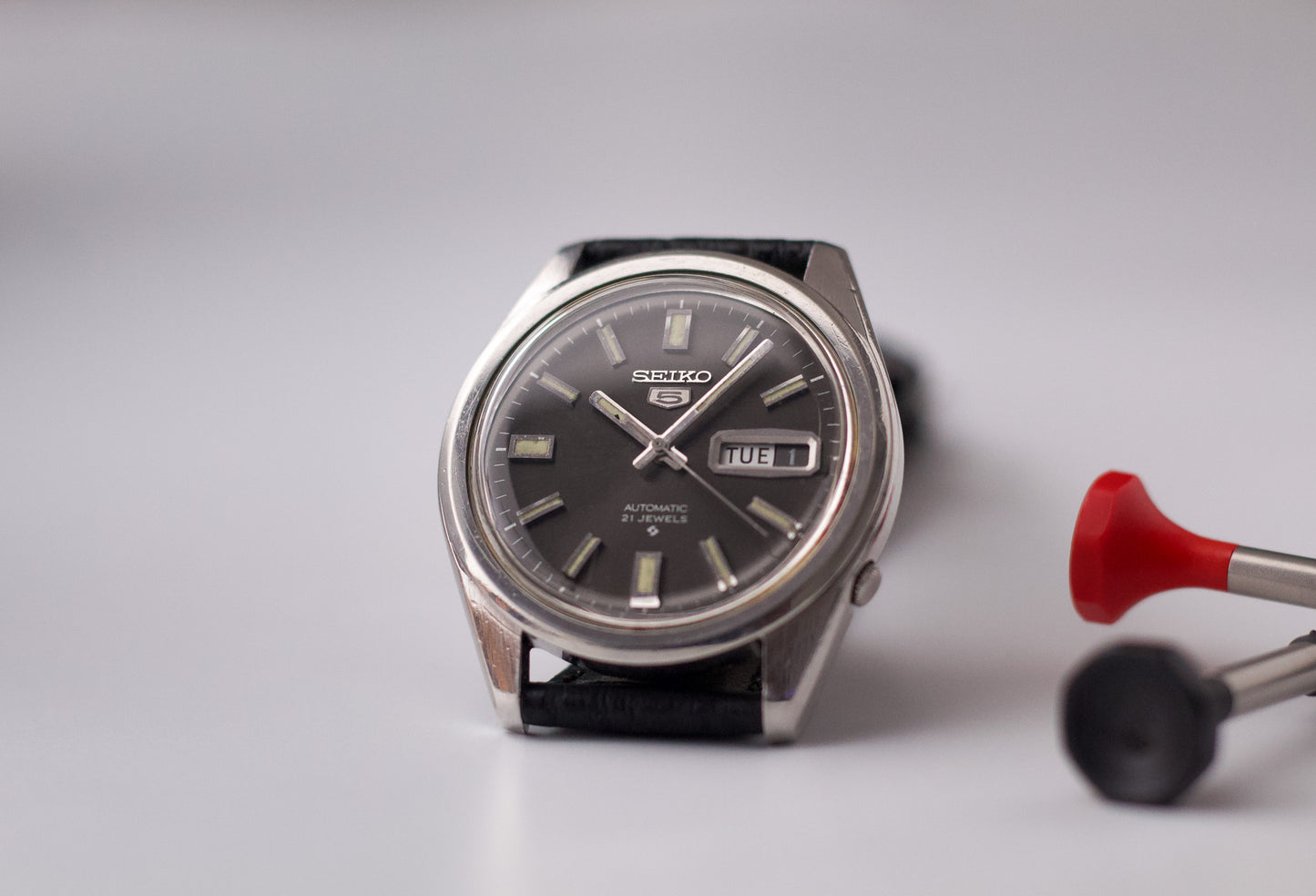 1969 Seiko 5 Automatic Gray Sunburst Dial Men's Wrist-Watch