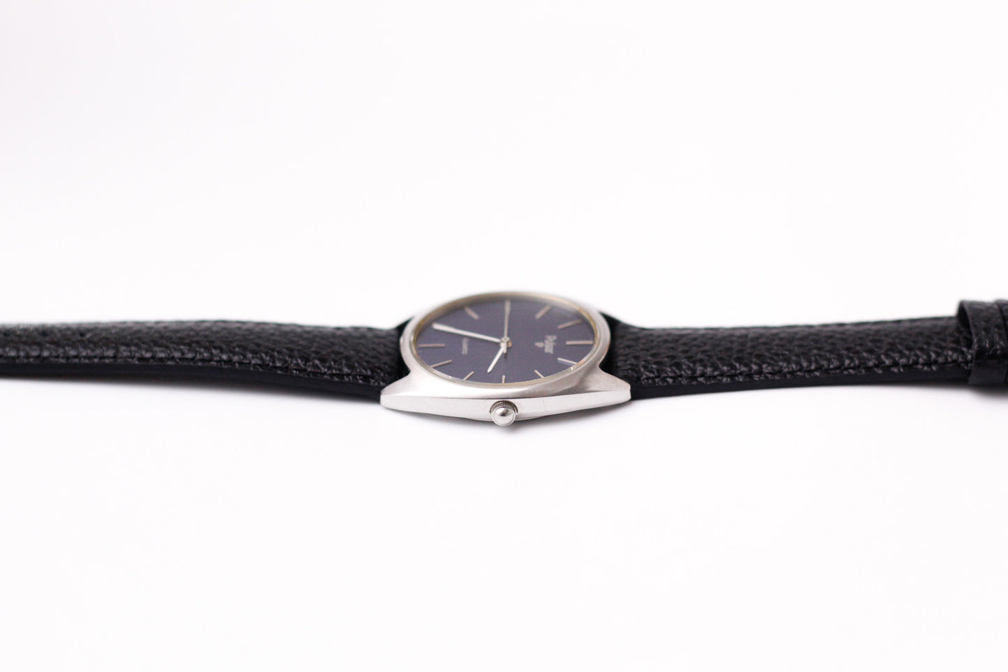 1988 Pulsar Quartz Marine Blue Straight Grain Dial Men's Wrist-Watch
