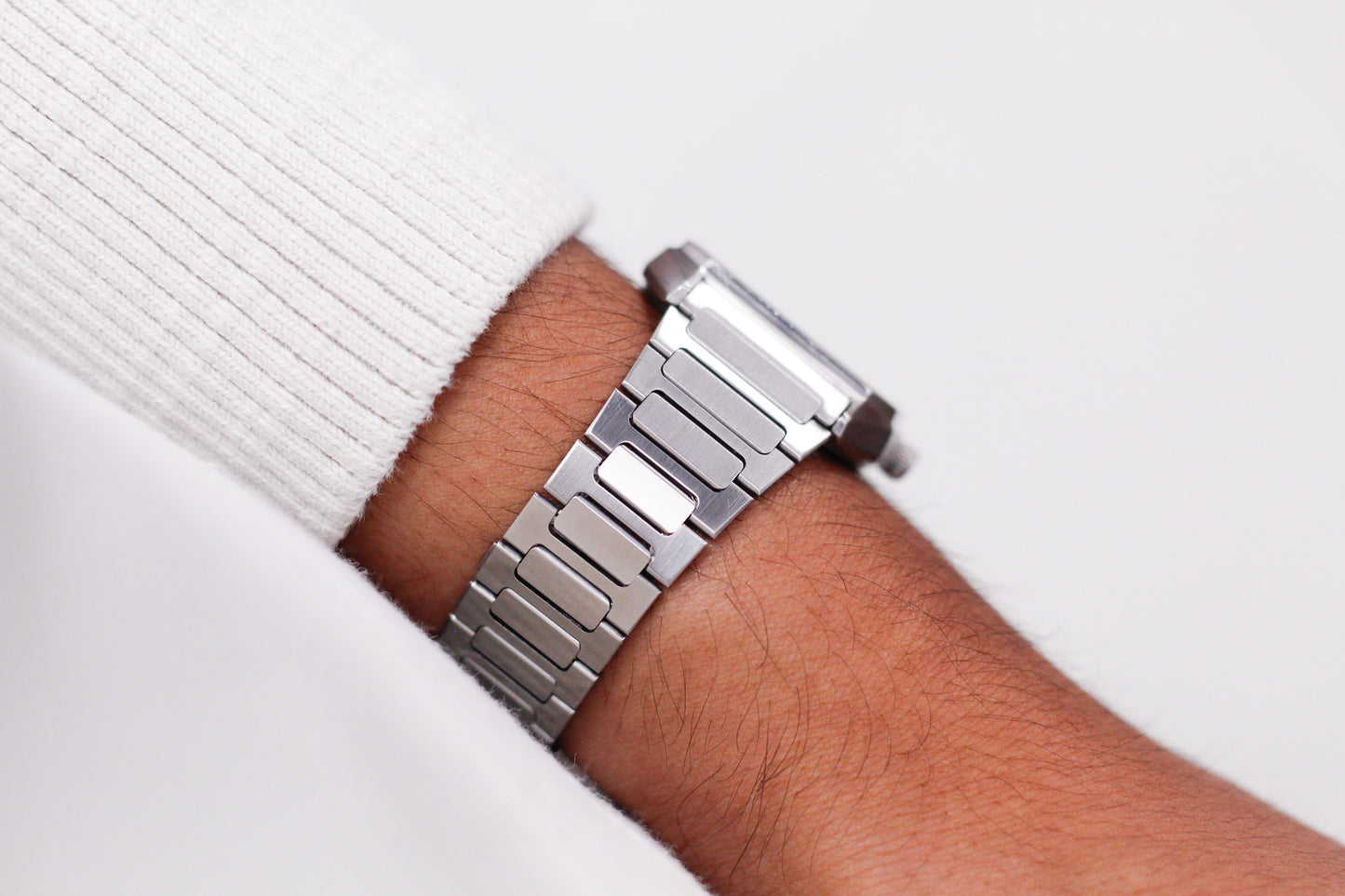1980 Seiko Silverwave Quartz Straight Grain Silver Dial Men's Wrist-Watch