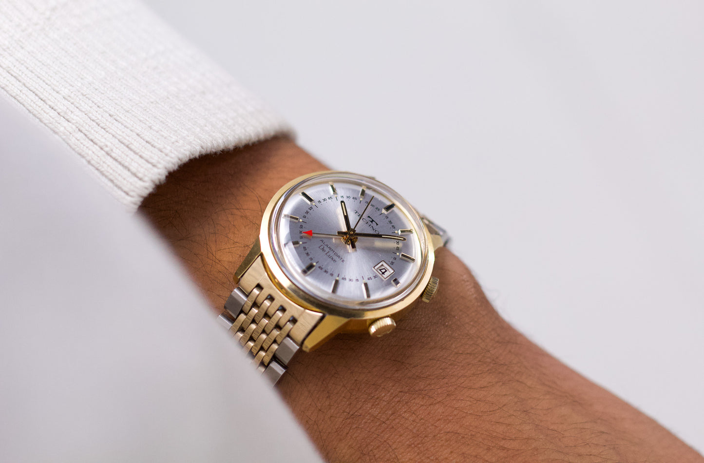 1960s Technos Alarm-Date Deluxe Mechanical Men's Wrist-Watch