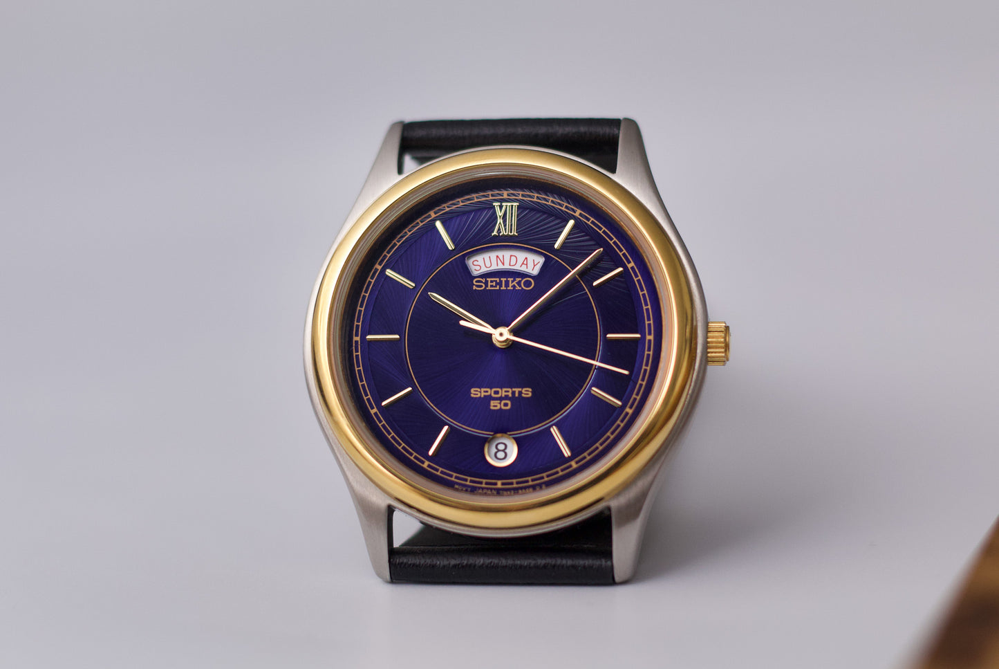 [Near Mint] 1997 Seiko Quartz Royal Blue Carved Crystal Dial Men's Wrist-Watch