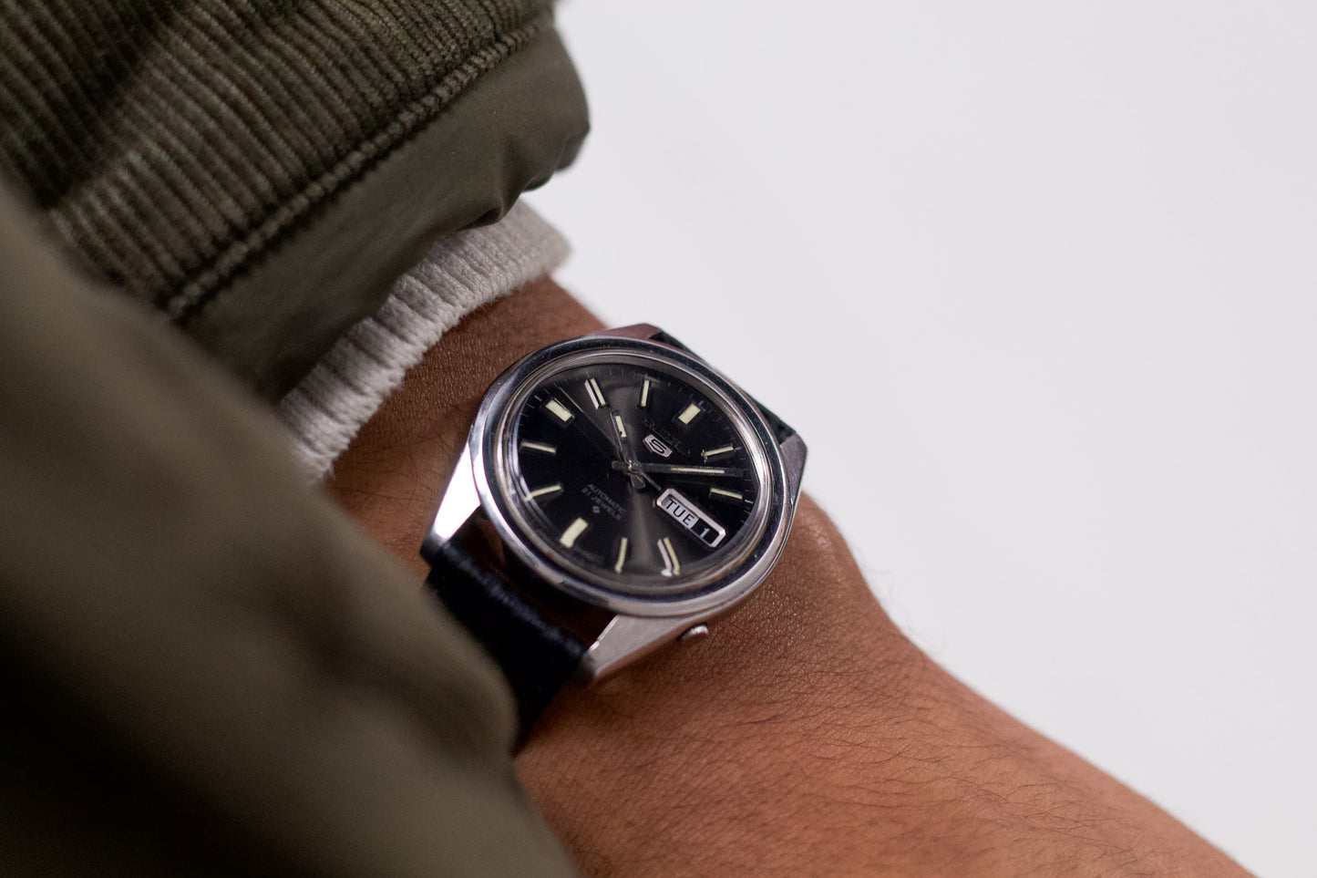 1969 Seiko 5 Automatic Gray Sunburst Dial Men's Wrist-Watch