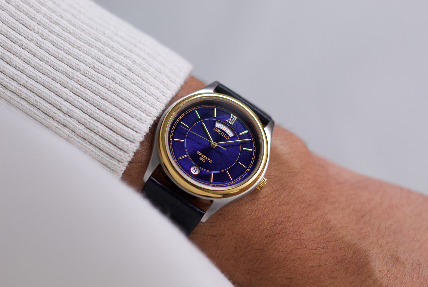 [Near Mint] 1997 Seiko Quartz Royal Blue Carved Crystal Dial Men's Wrist-Watch