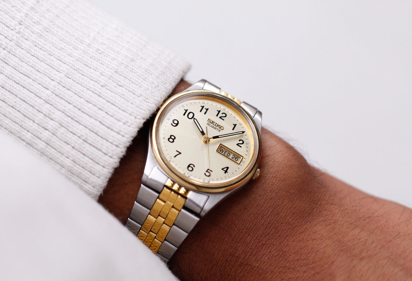 2003 Seiko Quartz Straight Grain Golden Dial Two Tone Case Men's Wrist-Watch