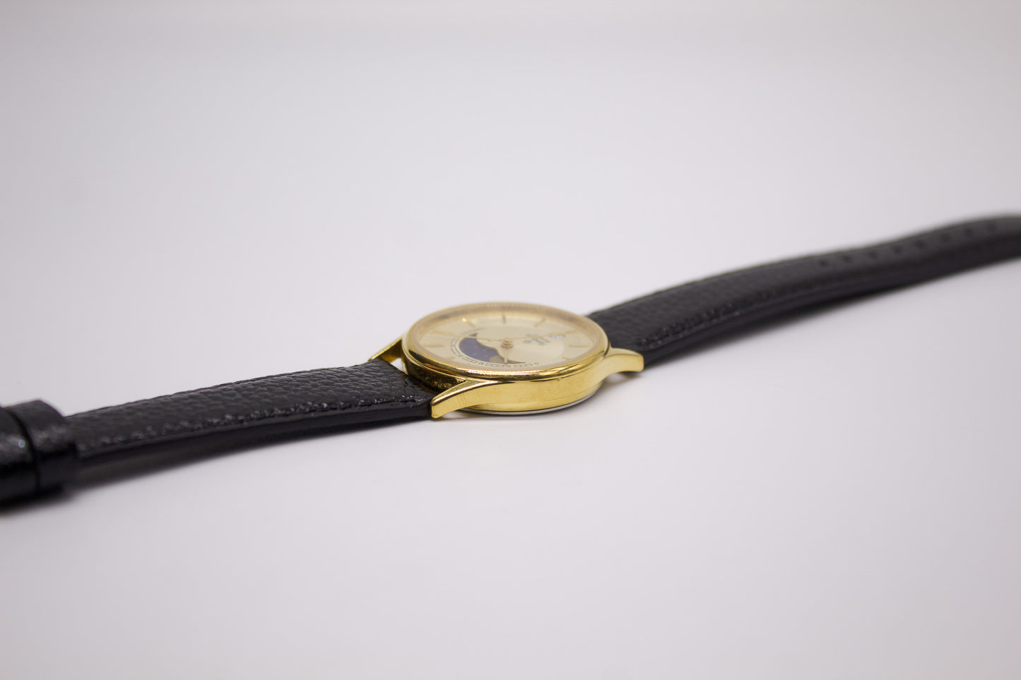 1990s Armitron Quartz Moon-Phase Dial Men's Wrist-Watch