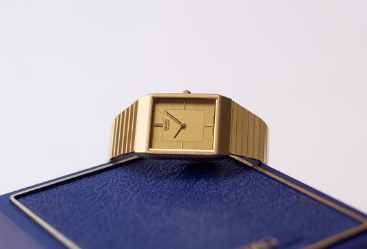 [New Old Stock] 1984 Seiko 'Tank' Straight Grain Golden Dial Men's Wrist-Watch W/Box & Papers