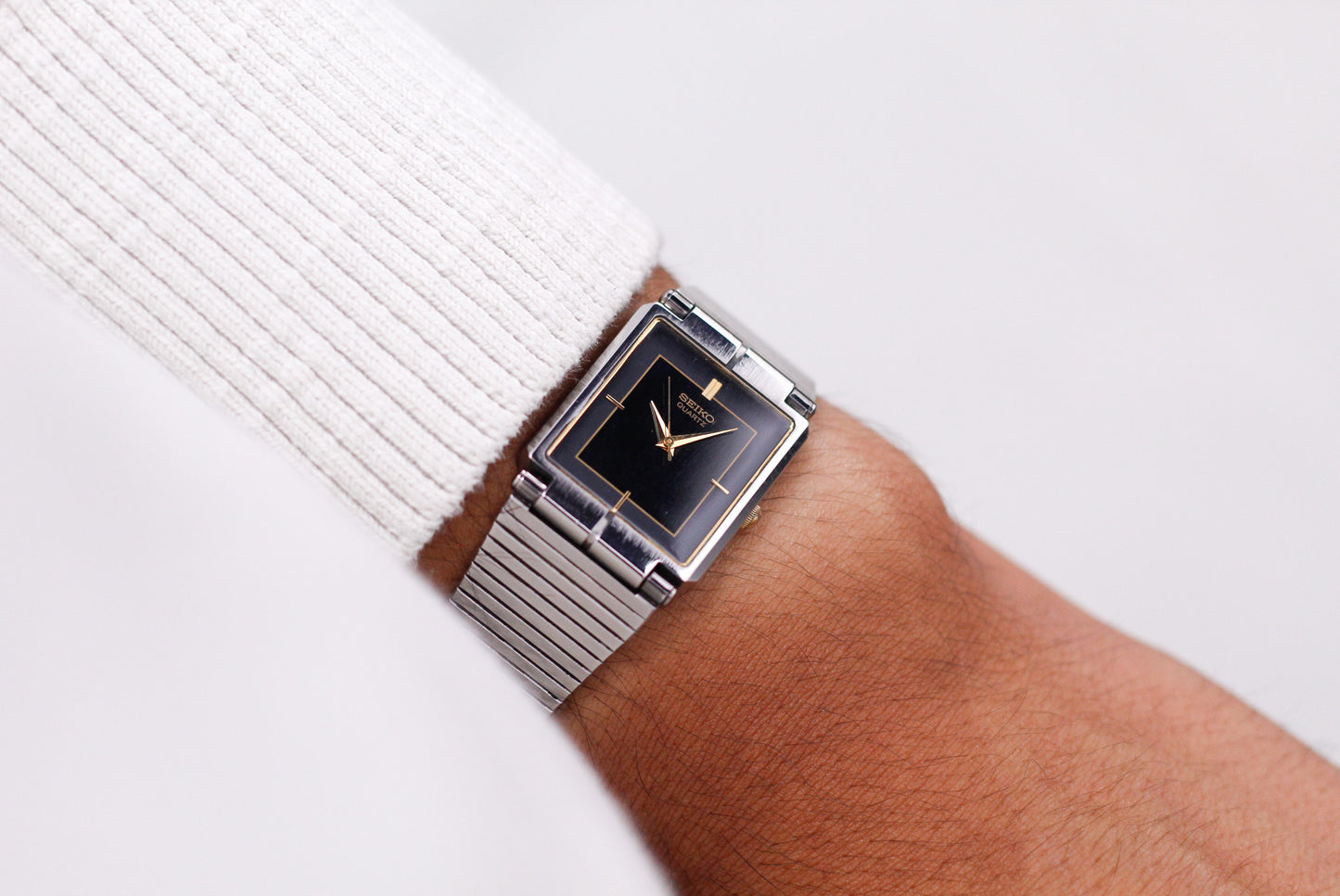 1985 Seiko Quartz Striking Black Dial Men's Wrist-Watch